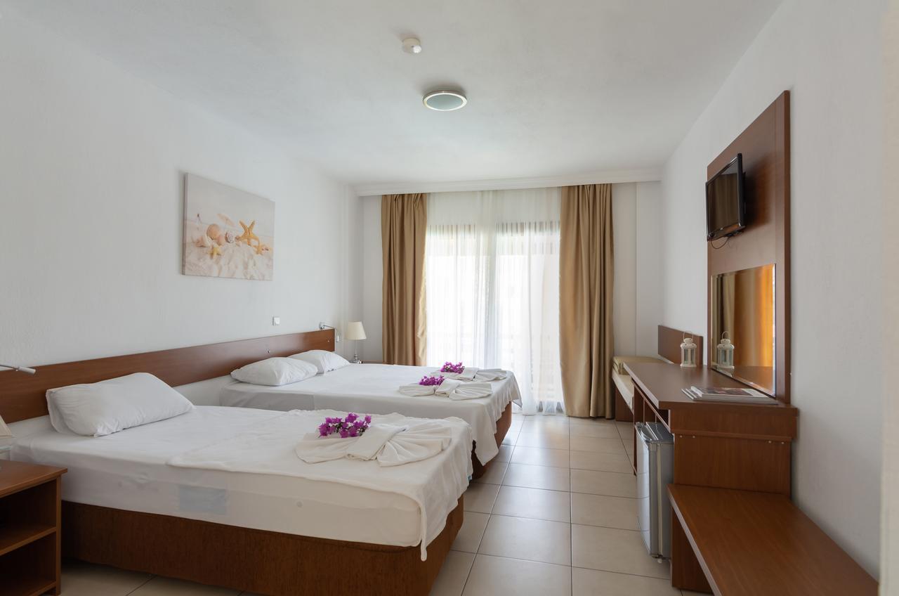 Selvi Beach Hotel Golturkbuku Exterior photo